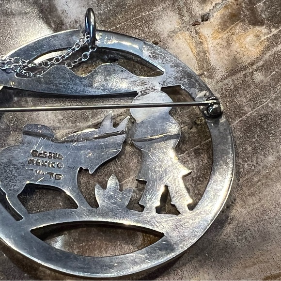 Authentic Signed Taxco Mexico Silver-Donkey Mexican Portrait Brooch & chain - Picture 5 of 6